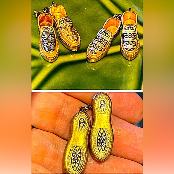 Damascene pair shoe charms jewelry gold inlay Spain unmarked vintage - Picture 3 of 5